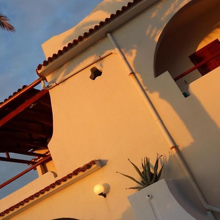 Villa Elisa B&B Leporano Exteriör bild